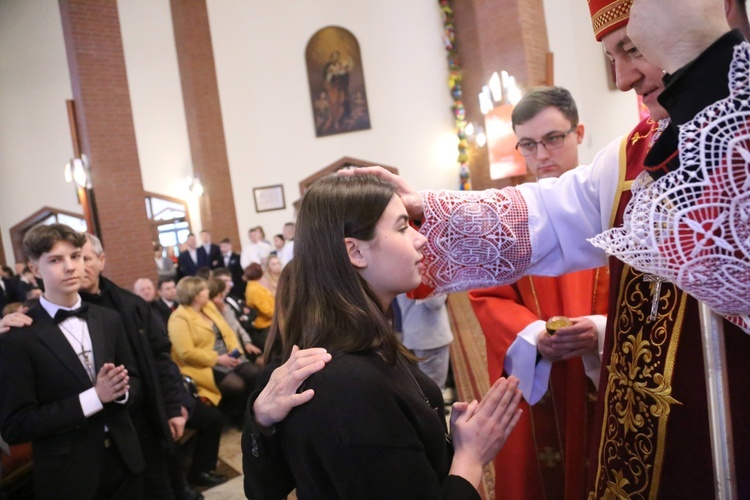 Bierzmowanie w par. pw. Miłosierdzia Bożego w Brzesku