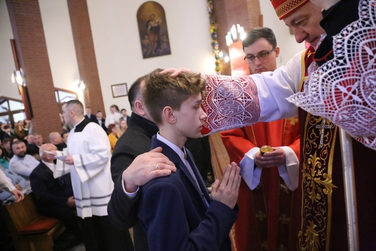 Bierzmowanie w par. pw. Miłosierdzia Bożego w Brzesku