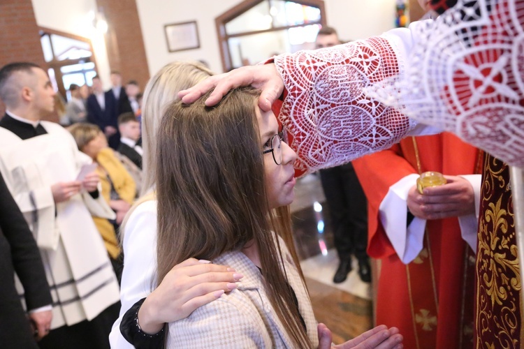 Bierzmowanie w par. pw. Miłosierdzia Bożego w Brzesku