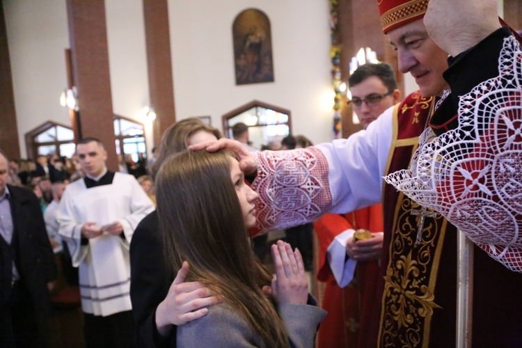 Bierzmowanie w par. pw. Miłosierdzia Bożego w Brzesku