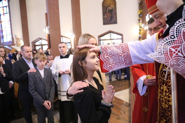 Bierzmowanie w par. pw. Miłosierdzia Bożego w Brzesku