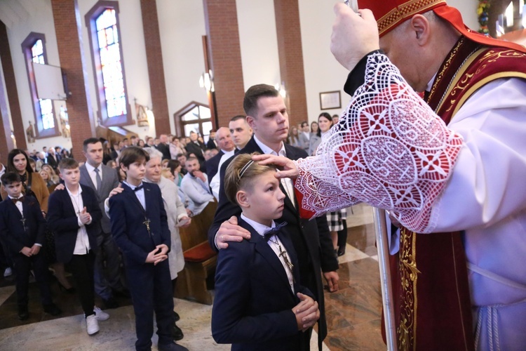 Bierzmowanie w par. pw. Miłosierdzia Bożego w Brzesku