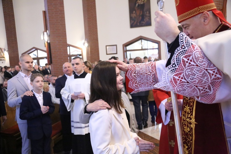 Bierzmowanie w par. pw. Miłosierdzia Bożego w Brzesku