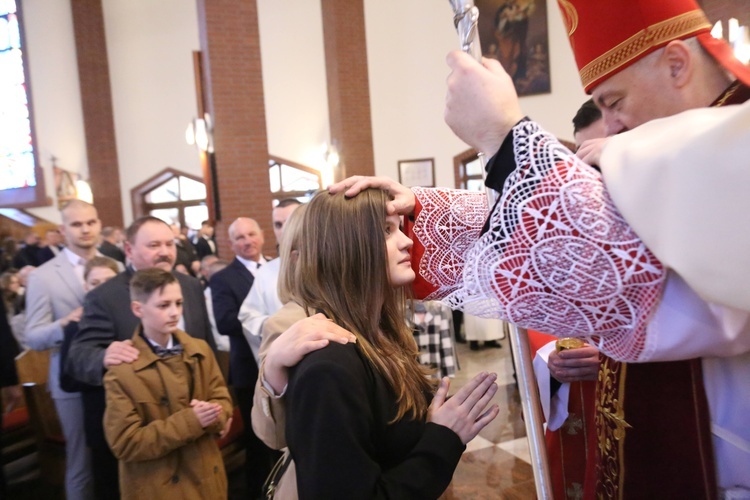 Bierzmowanie w par. pw. Miłosierdzia Bożego w Brzesku