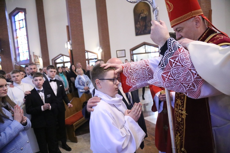 Bierzmowanie w par. pw. Miłosierdzia Bożego w Brzesku