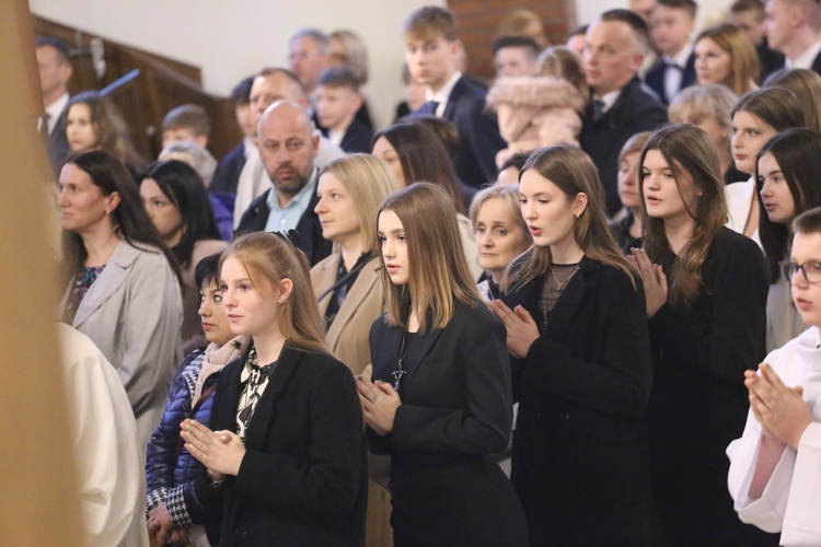 Bierzmowanie w par. pw. Miłosierdzia Bożego w Brzesku