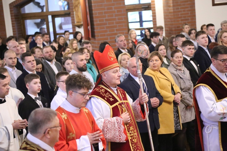 Bierzmowanie w par. pw. Miłosierdzia Bożego w Brzesku