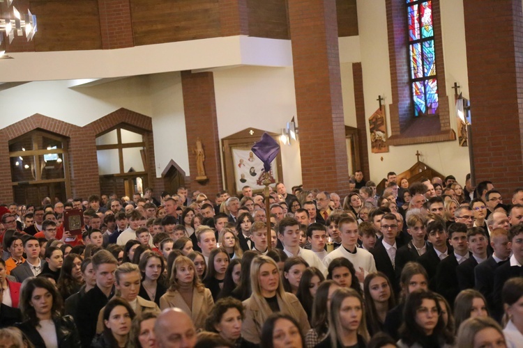 Bierzmowanie w par. pw. Miłosierdzia Bożego w Brzesku