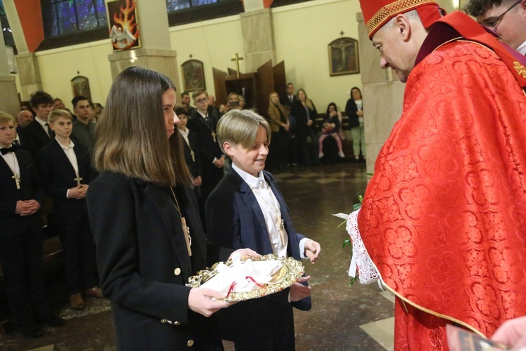 Bierzmowanie w par. pw. św. Jakuba w Brzesku