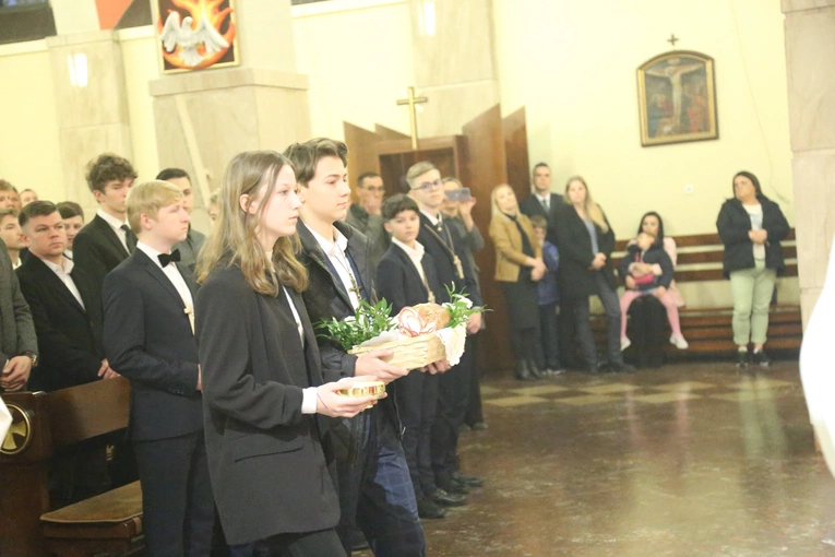 Bierzmowanie w par. pw. św. Jakuba w Brzesku