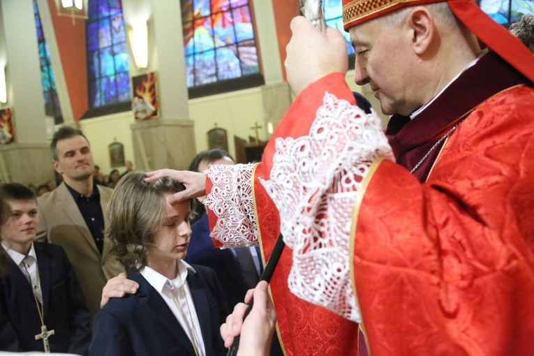 Bierzmowanie w par. pw. św. Jakuba w Brzesku