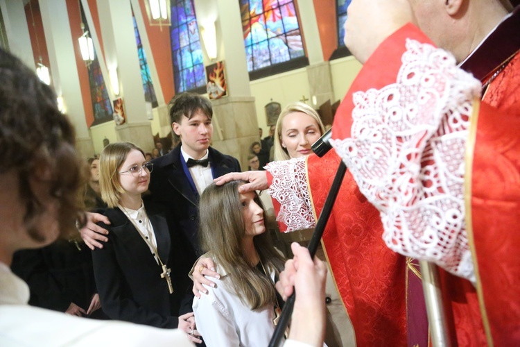 Bierzmowanie w par. pw. św. Jakuba w Brzesku