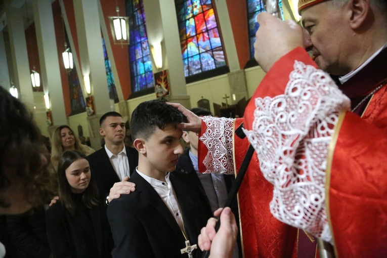 Bierzmowanie w par. pw. św. Jakuba w Brzesku