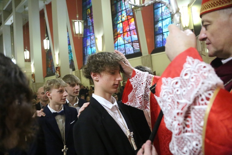 Bierzmowanie w par. pw. św. Jakuba w Brzesku