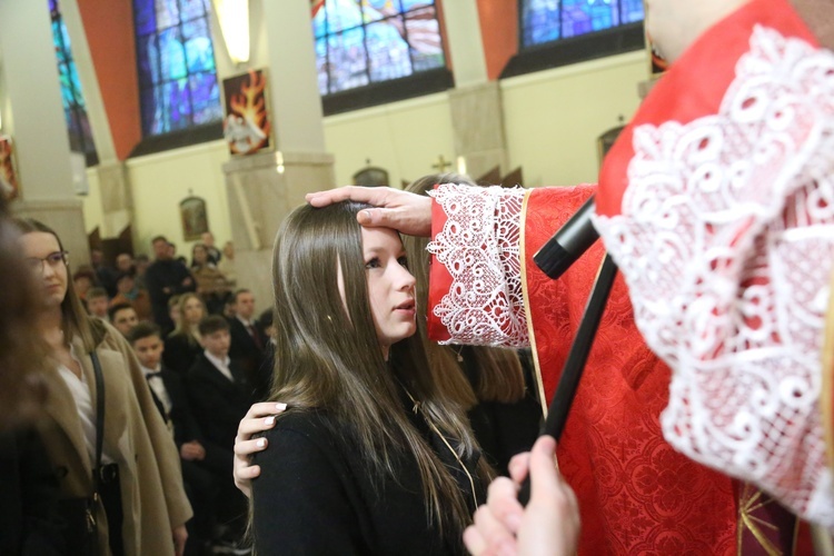 Bierzmowanie w par. pw. św. Jakuba w Brzesku