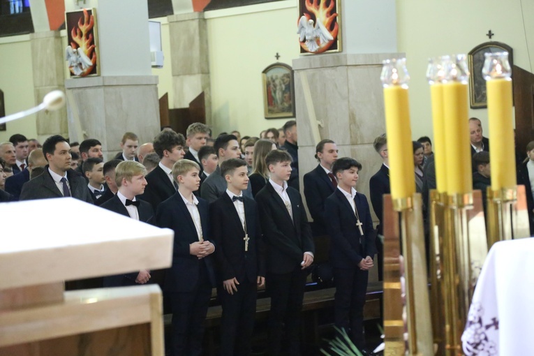 Bierzmowanie w par. pw. św. Jakuba w Brzesku