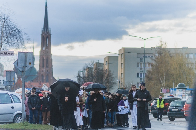 Bielawa. Droga Krzyżowa z Janem Pawłem II