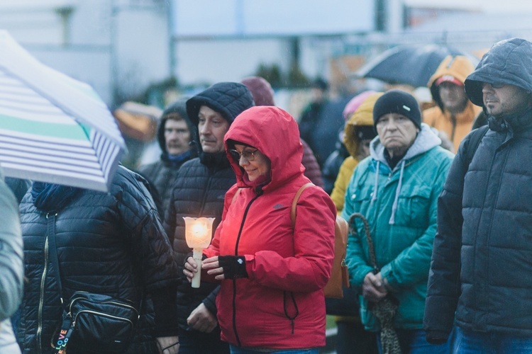 Bielawa. Droga Krzyżowa z Janem Pawłem II