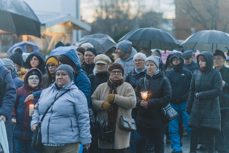 Bielawa. Droga Krzyżowa z Janem Pawłem II