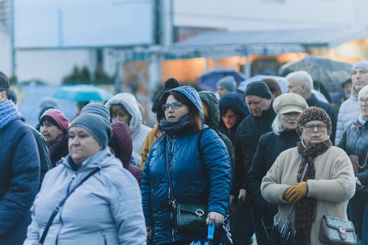 Bielawa. Droga Krzyżowa z Janem Pawłem II