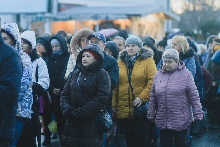 Bielawa. Droga Krzyżowa z Janem Pawłem II