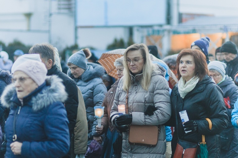 Bielawa. Droga Krzyżowa z Janem Pawłem II