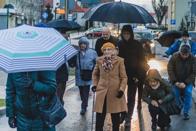 Bielawa. Droga Krzyżowa z Janem Pawłem II