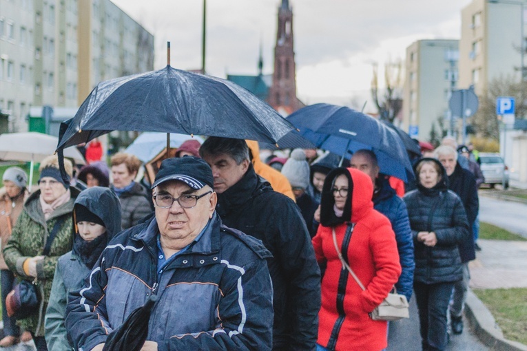 Bielawa. Droga Krzyżowa z Janem Pawłem II