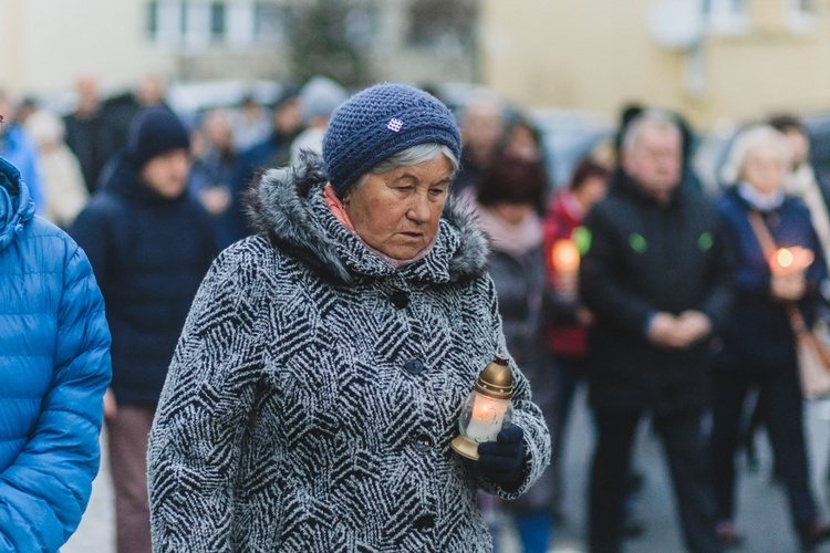 Bielawa. Droga Krzyżowa z Janem Pawłem II