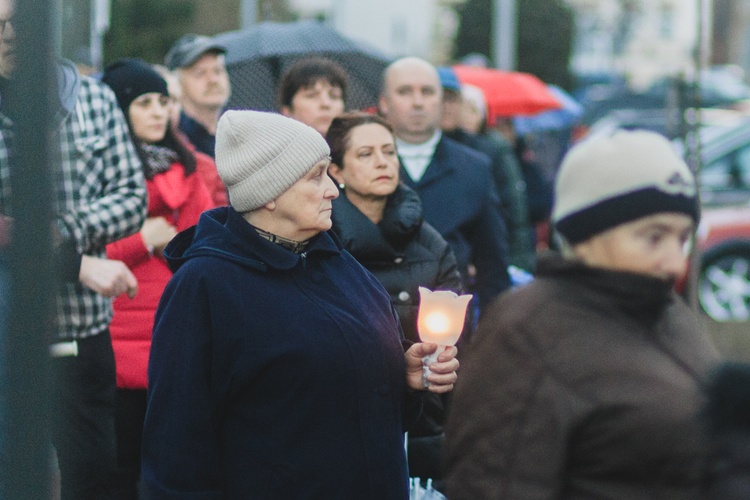 Bielawa. Droga Krzyżowa z Janem Pawłem II