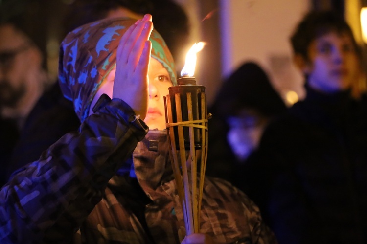 Świdnica. Miejska Droga Krzyżowa pod pomnik św. Jana Pawła II