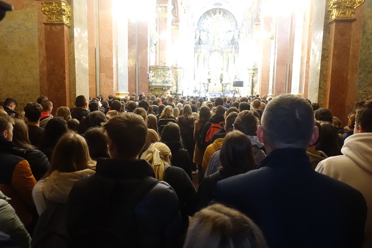 Pielgrzymka maturzystów z diecezji sandomierskiej na Jasną Górę