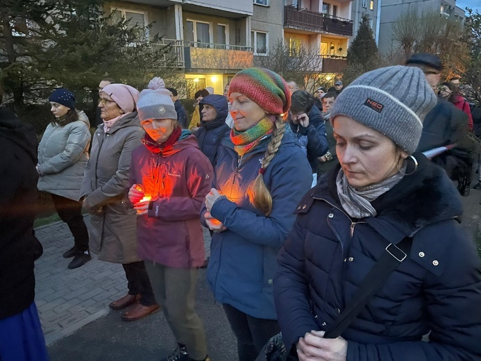 Świebodzice. Droga Krzyżowa wszystkich parafii