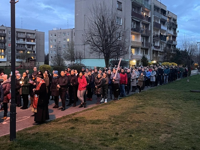 Świebodzice. Droga Krzyżowa wszystkich parafii