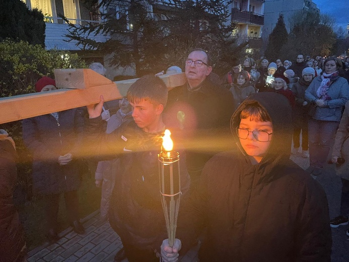 Świebodzice. Droga Krzyżowa wszystkich parafii