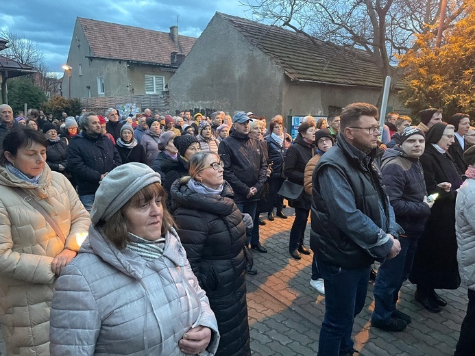 Świebodzice. Droga Krzyżowa wszystkich parafii