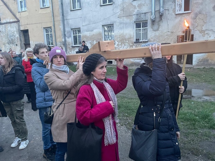 Świebodzice. Droga Krzyżowa wszystkich parafii