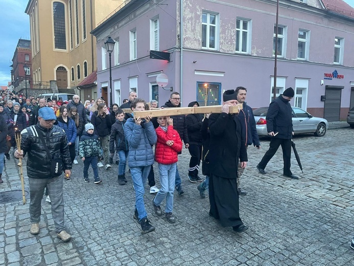 Świebodzice. Droga Krzyżowa wszystkich parafii