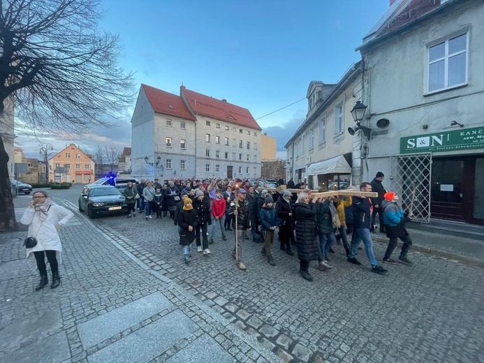 Świebodzice. Droga Krzyżowa wszystkich parafii