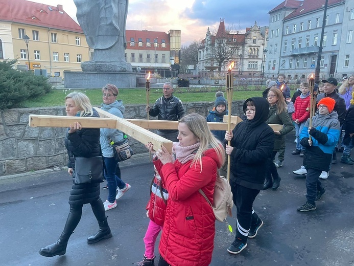 Świebodzice. Droga Krzyżowa wszystkich parafii