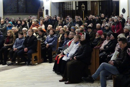Z Leszczyn na Złote Łany - Miejska Droga Krzyżowa w Bielsku-Białej 2023