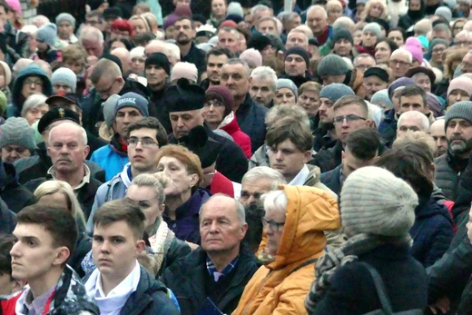 Z Leszczyn na Złote Łany - Miejska Droga Krzyżowa w Bielsku-Białej 2023