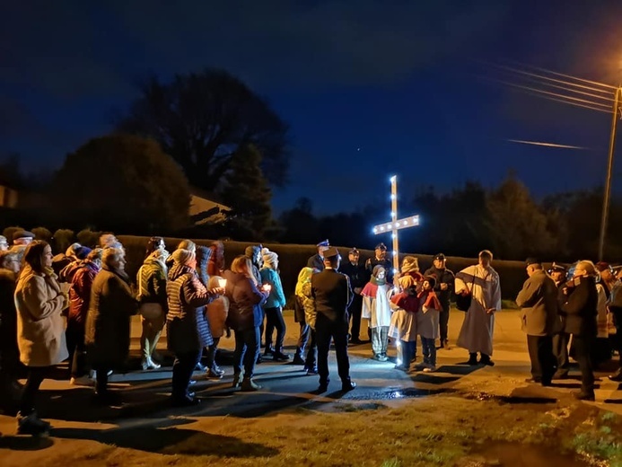 Przedborowa. Z Drogą Krzyżową u św. Jadwigi