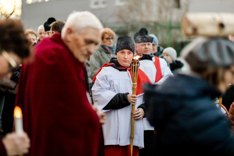 Wałbrzych. Miejska Droga Krzyżowa w parafii Podwyższenia Krzyża Świętego