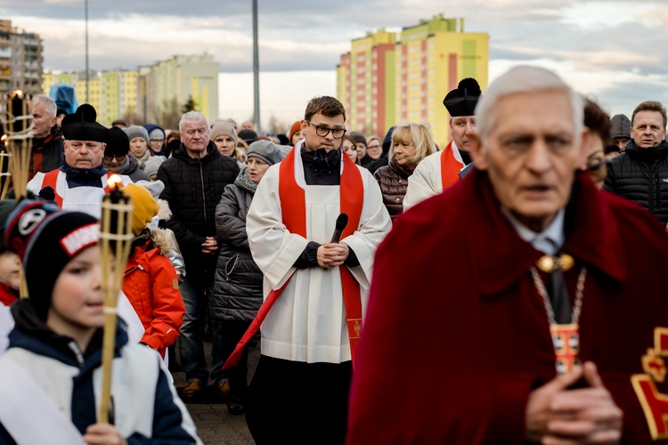 Wałbrzych. Miejska Droga Krzyżowa w parafii Podwyższenia Krzyża Świętego