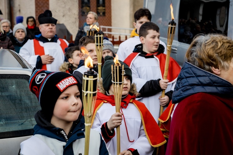 Wałbrzych. Miejska Droga Krzyżowa w parafii Podwyższenia Krzyża Świętego