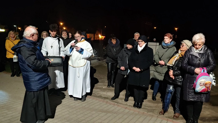 Łagiewniki. Droga Krzyżowa do trzech krzyży