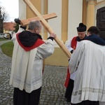 Ząbkowice Śl. Miejska Droga Krzyżowa ze św. Jadwigą i św. Janem Pawłem II 