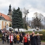 Ząbkowice Śl. Miejska Droga Krzyżowa ze św. Jadwigą i św. Janem Pawłem II 