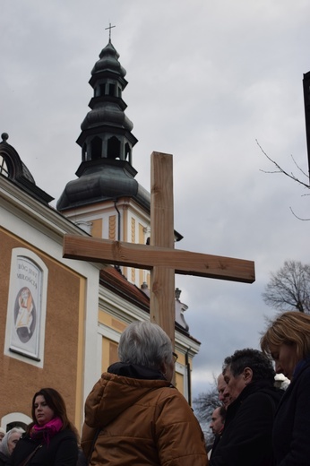 Ząbkowice Śl. Miejska Droga Krzyżowa ze św. Jadwigą i św. Janem Pawłem II 